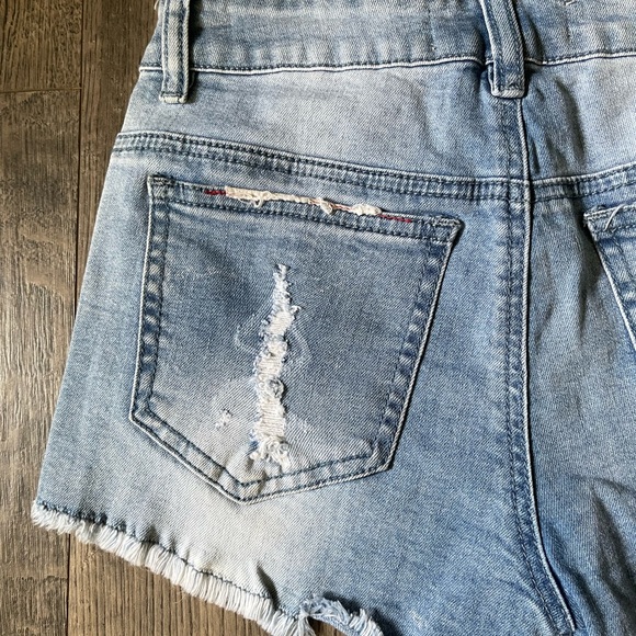 Angel Kiss Mid Rise Distressed Denim Shorts with Pearls, Size 1 - Picture 6 of 8
